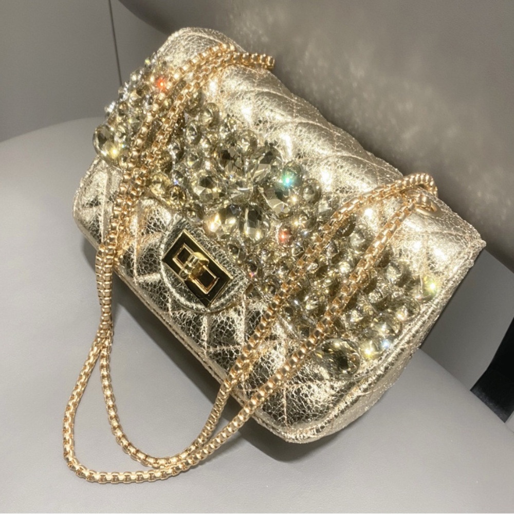 Elegant Gold Quilted Women's Bag - Picture 2 of 13